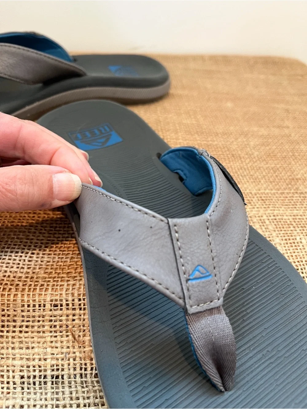 Reef Men’s Santa Ana Thong Flip Flop Sandals Size 8